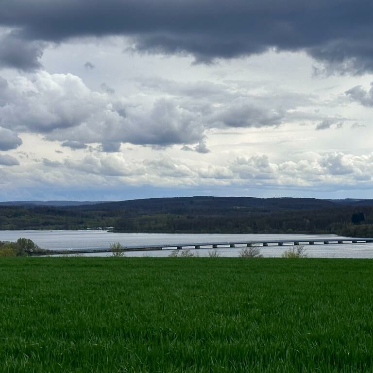 Ferienwohnung Möhnesee Kajak SUP Angeln Surfen Segeln Anglerhaus