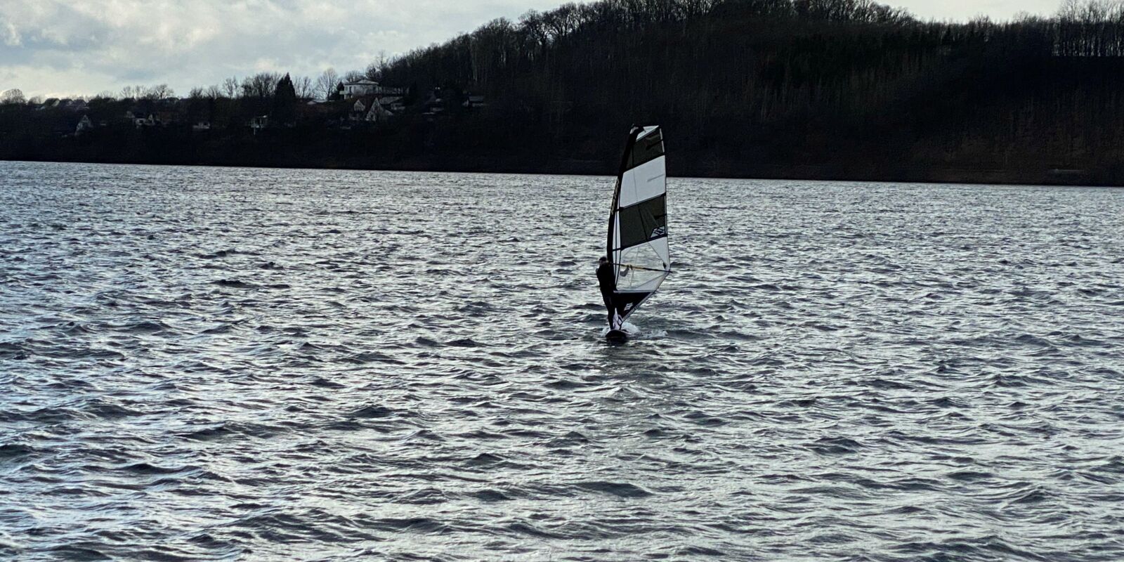 Ferienwohnung Möhnesee Kajak SUP Angeln Surfen Segeln Anglerhaus